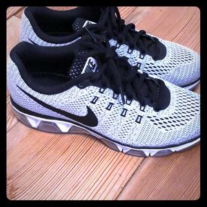 Nike Women’s Tennis Shoes Size 7.5